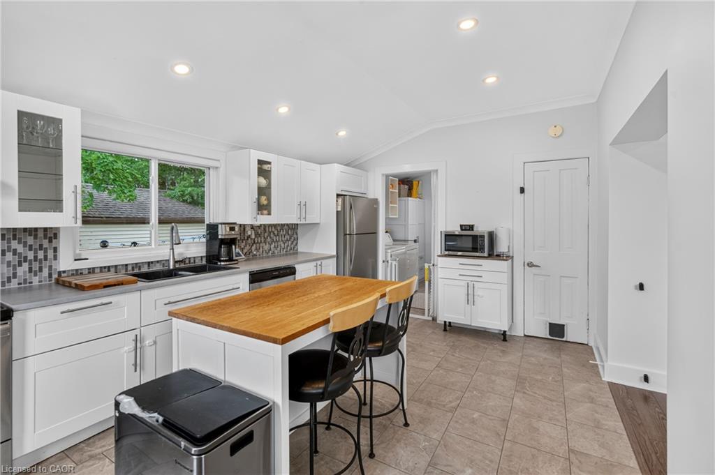 155 Lancaster Street W Property Photo 17