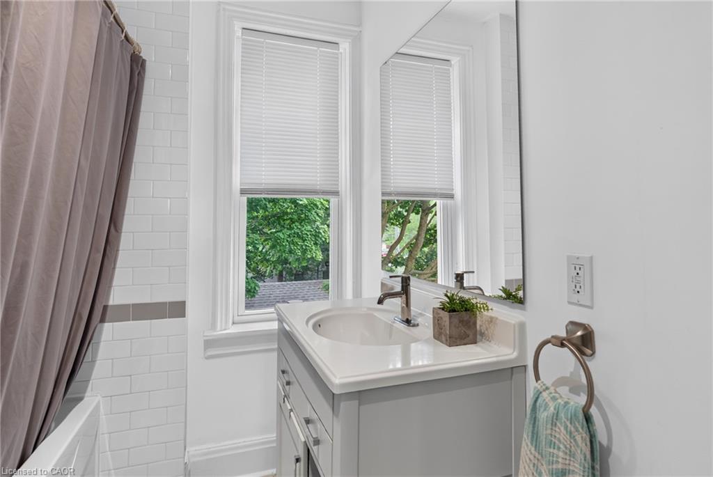 155 Lancaster Street W Property Photo 21
