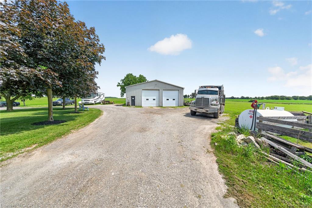 967 4th Line Property Photo 4