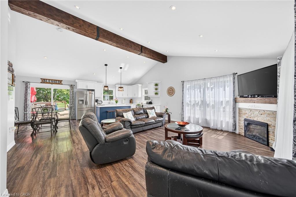 967 4th Line Property Photo 9