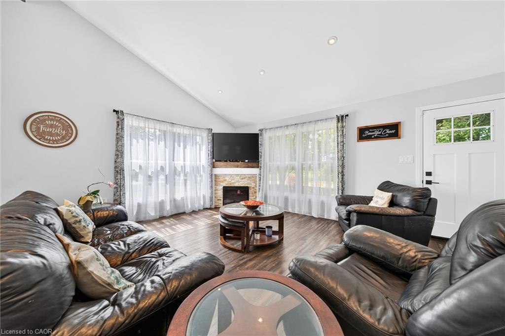 967 4th Line Property Photo 12