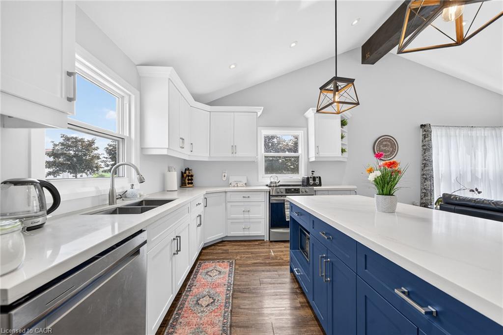 967 4th Line Property Photo 15