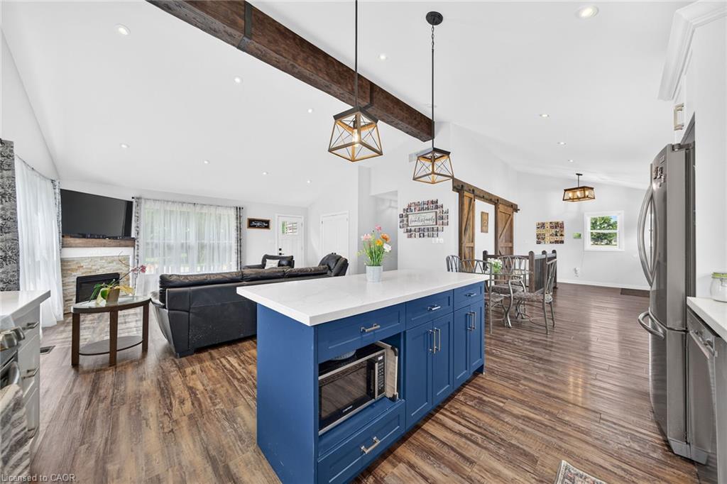 967 4th Line Property Photo 17