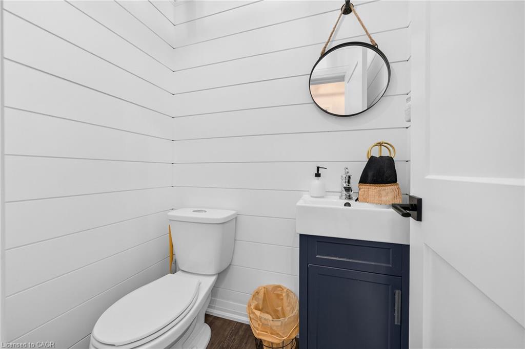 967 4th Line Property Photo 24