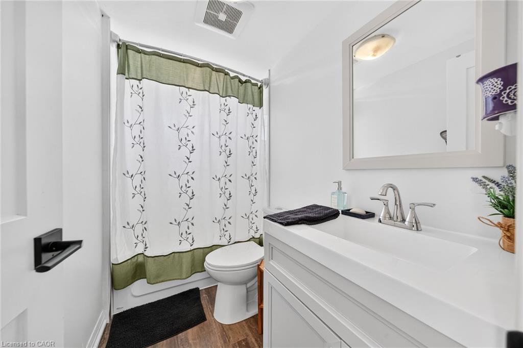 967 4th Line Property Photo 32