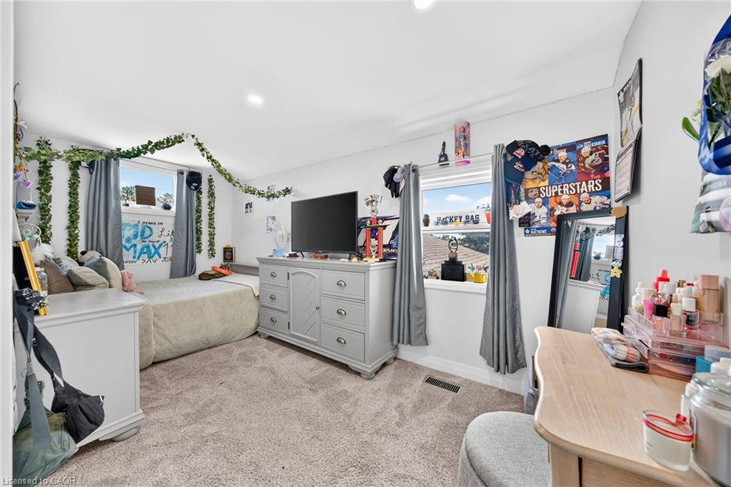 967 4th Line Property Photo 33