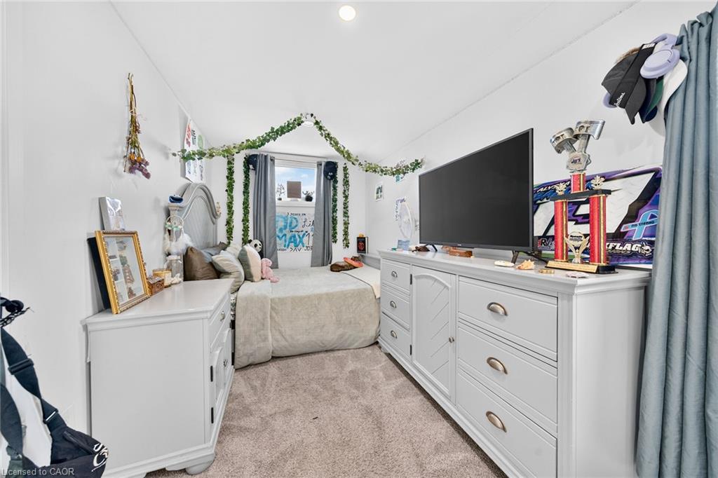 967 4th Line Property Photo 34