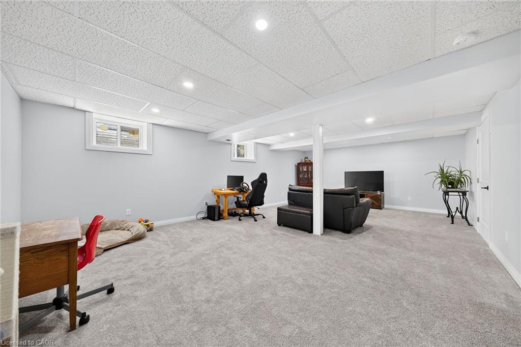 967 4th Line Property Photo 38