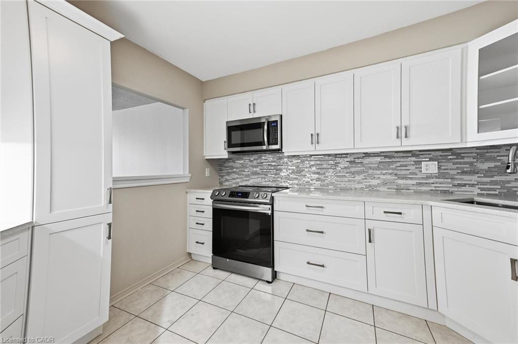 808-1270 Maple Crossing Boulevard Property Photo 10