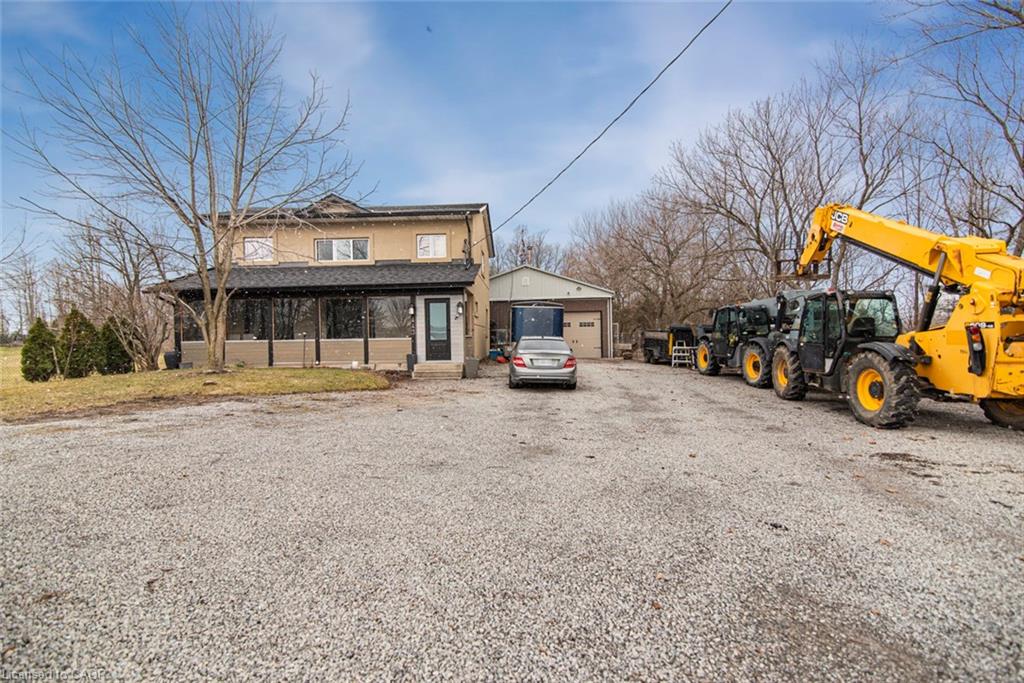 443 Eleventh Road E Property Photo 2