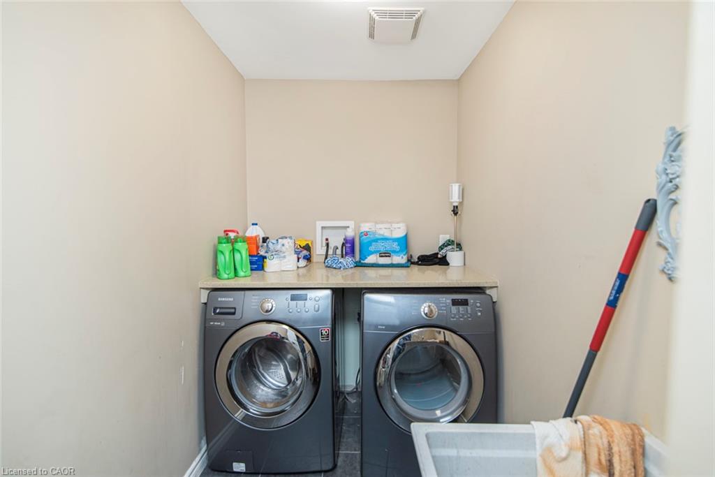 443 Eleventh Road E Property Photo 38