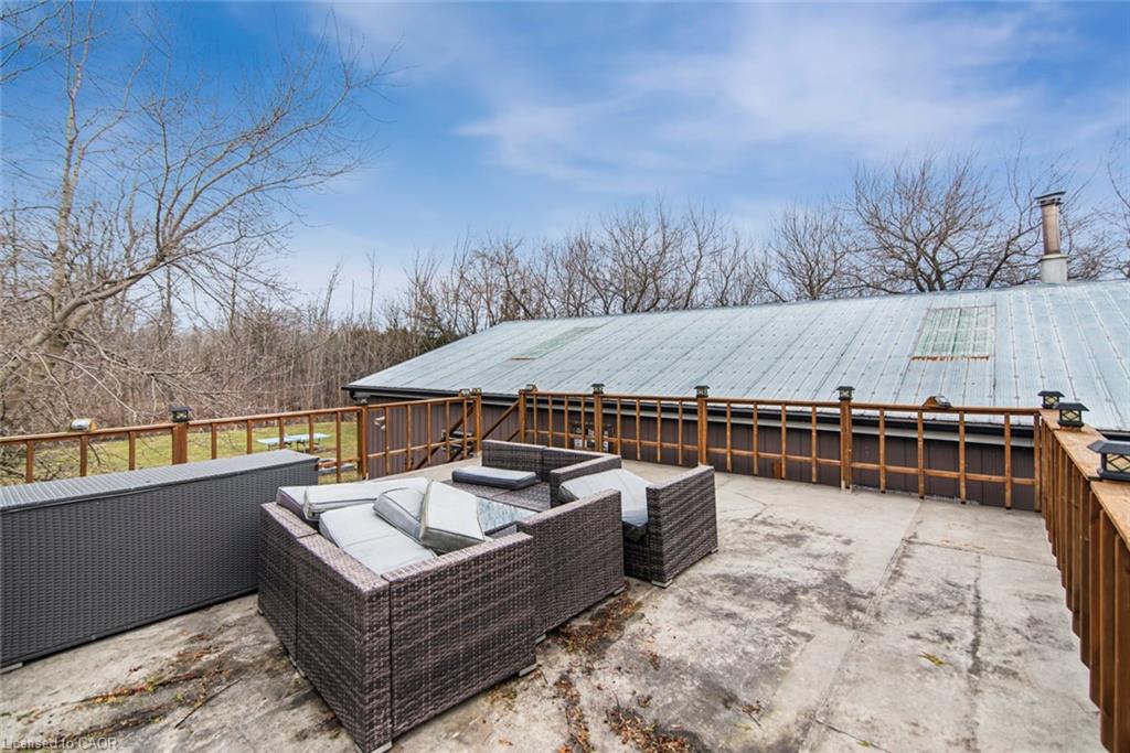 443 Eleventh Road E Property Photo 41