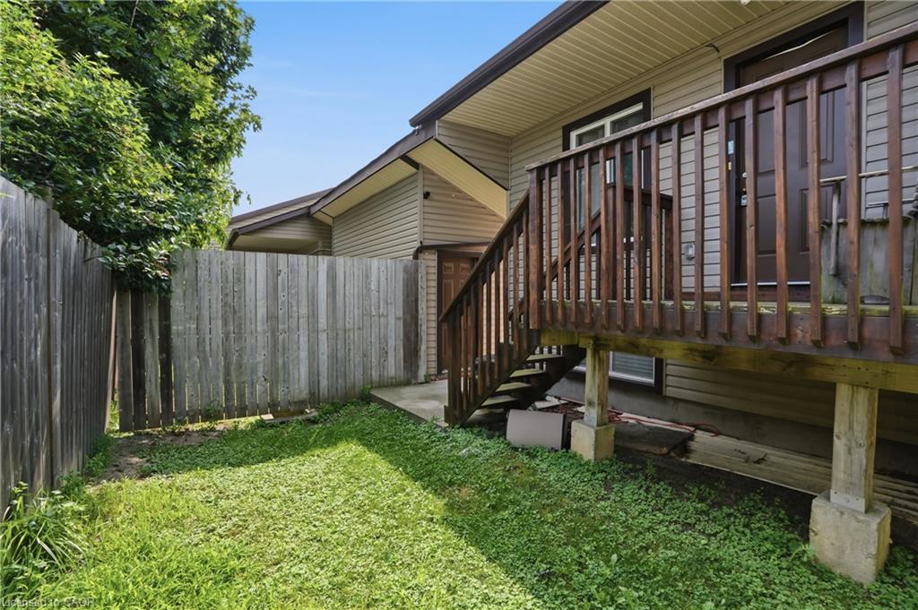 102 (a-c) Sarah Street Property Photo 11