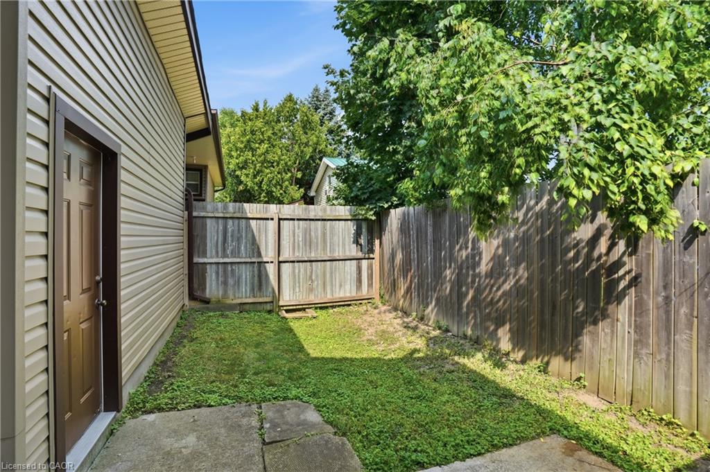 102 (a-c) Sarah Street Property Photo 13