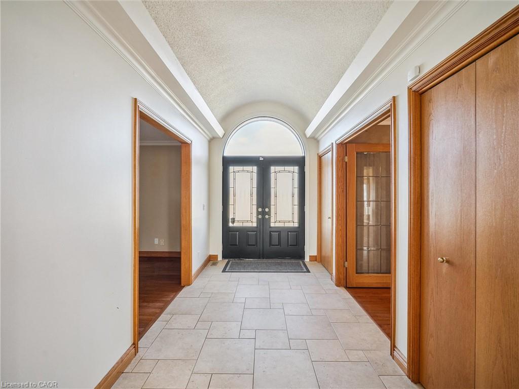 232 Eighth Road E Property Photo 15