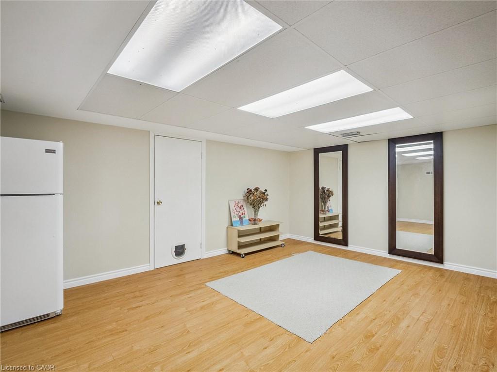 232 Eighth Road E Property Photo 34