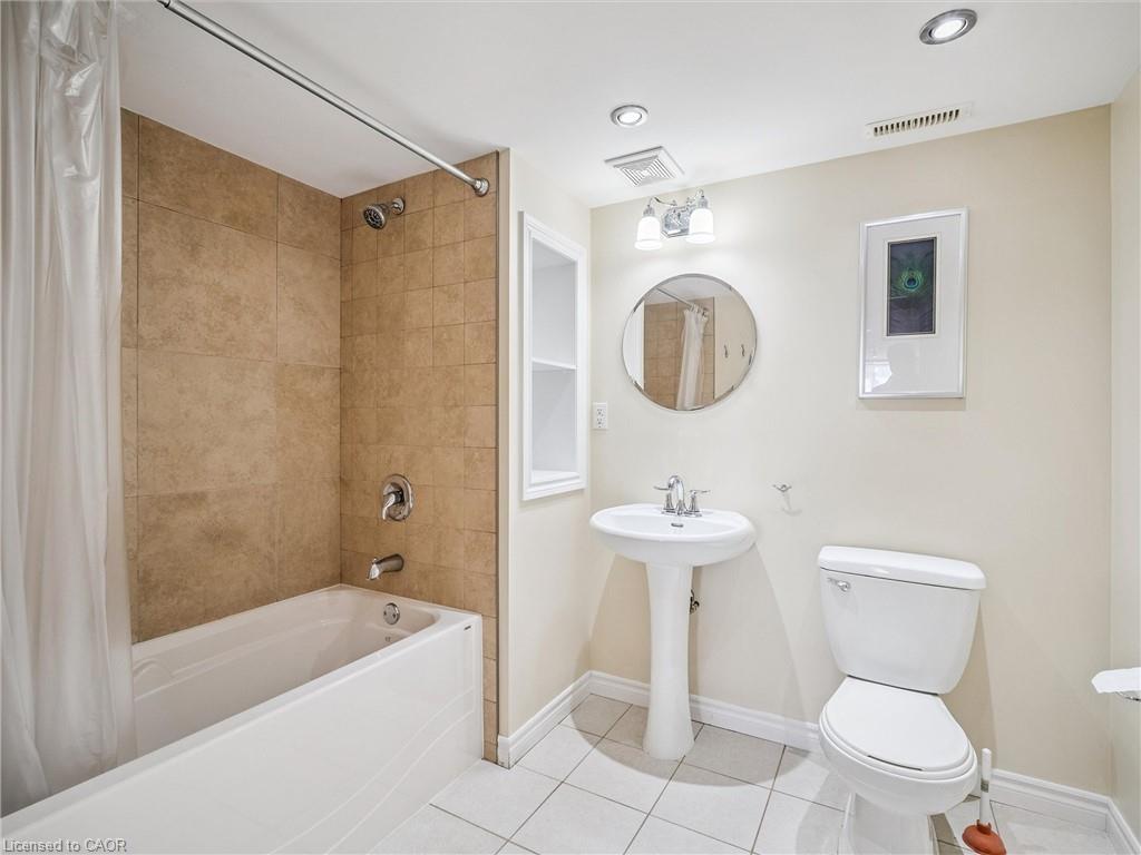 232 Eighth Road E Property Photo 37