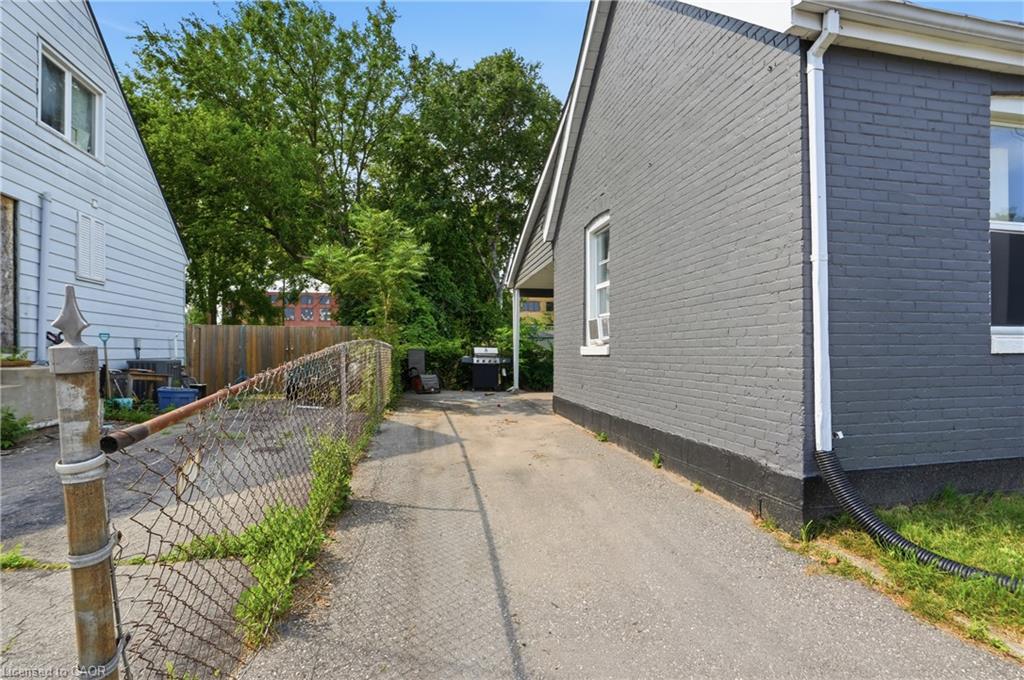 101-103 Sarah Street Property Photo 6