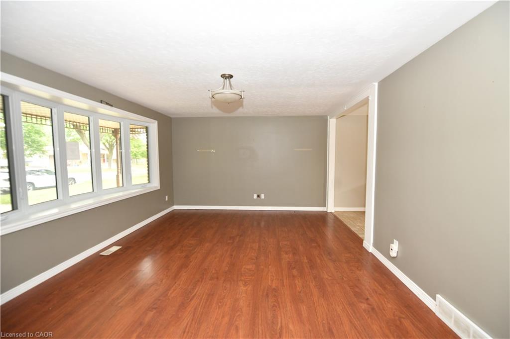 37 Ebury Crescent Property Photo 2