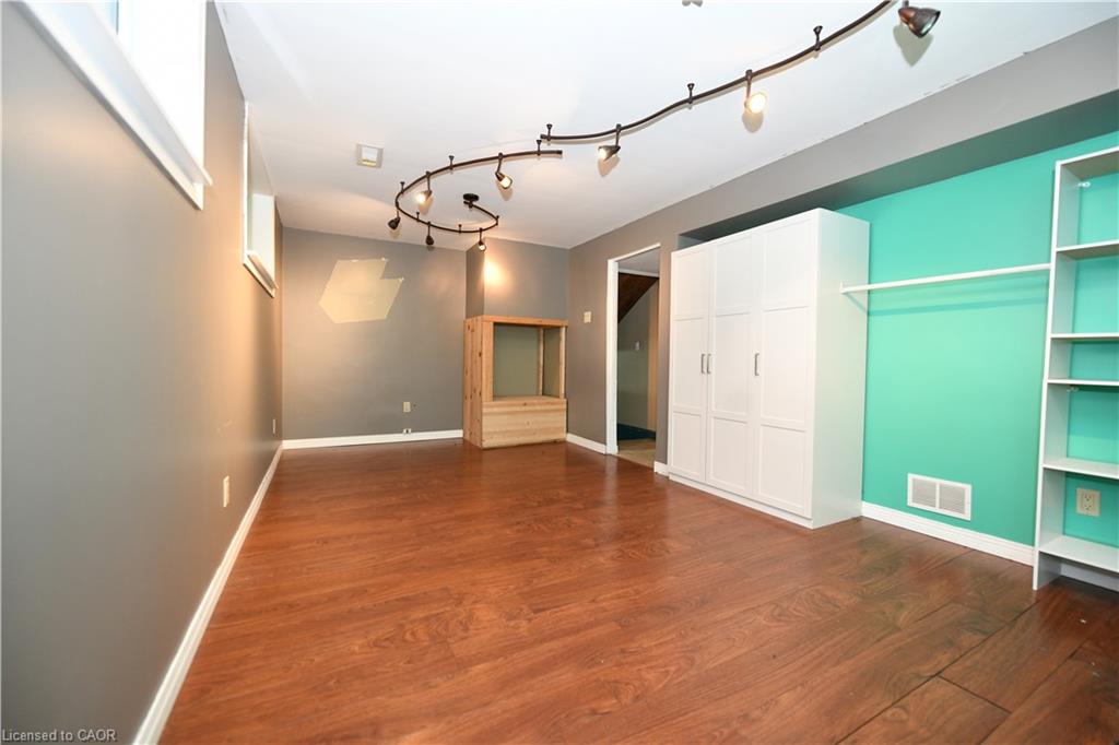 37 Ebury Crescent Property Photo 9