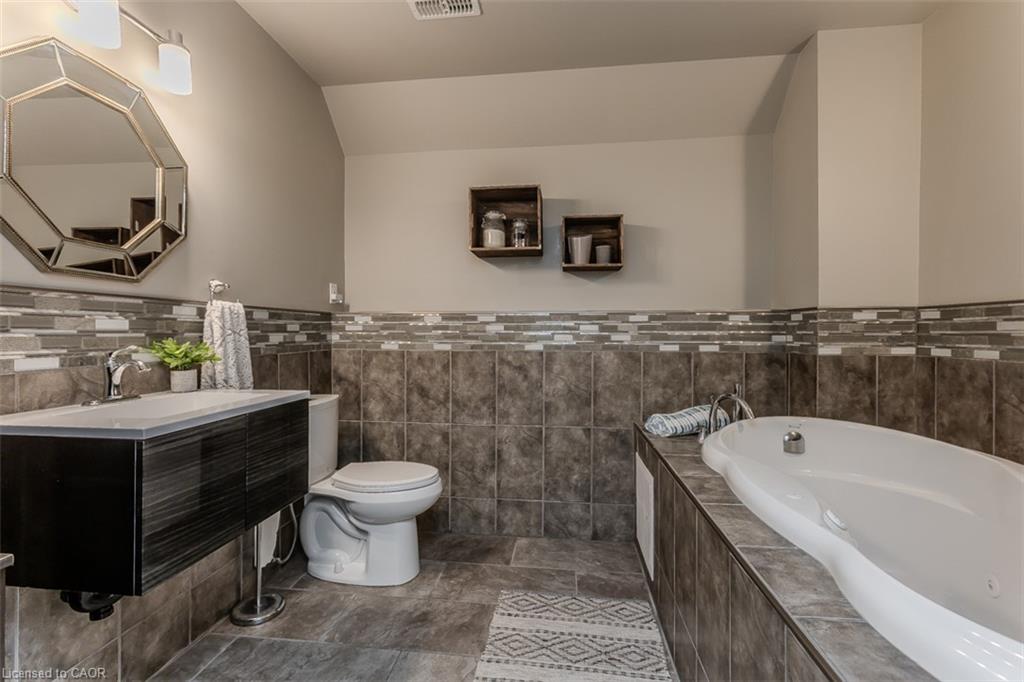 38 Tan Avenue Property Photo 28