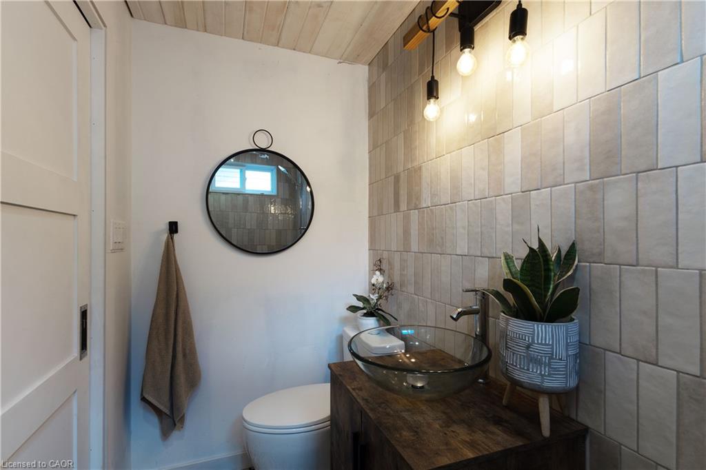 15 Spencer Avenue Property Photo 12