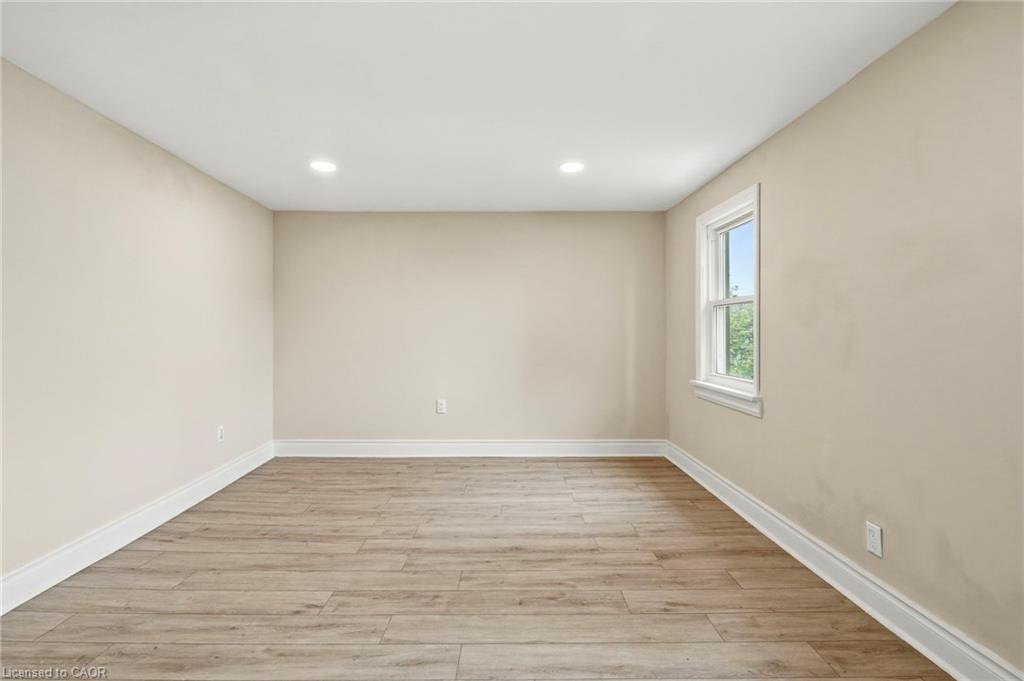 26 State Street Property Photo 13