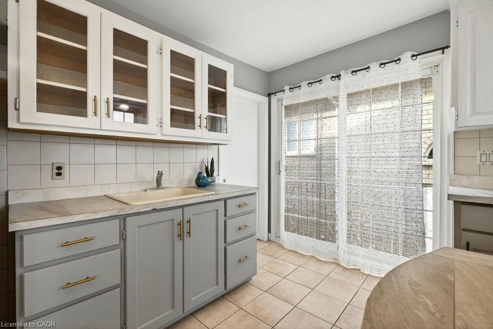 76 Margaret Avenue Property Photo 9