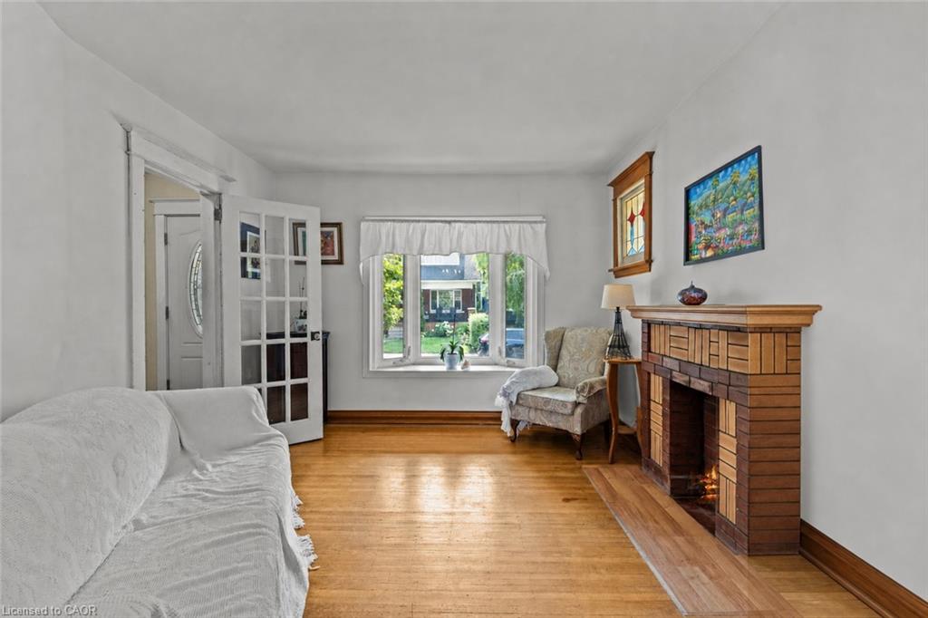 37 Park Row N Property Photo 6