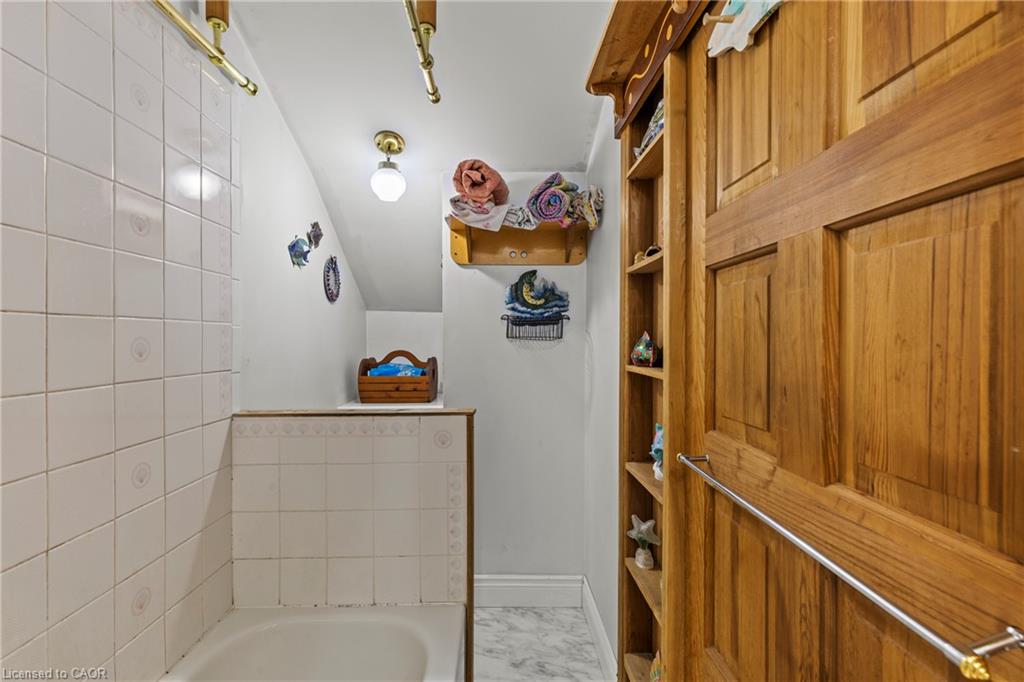 37 Park Row N Property Photo 17