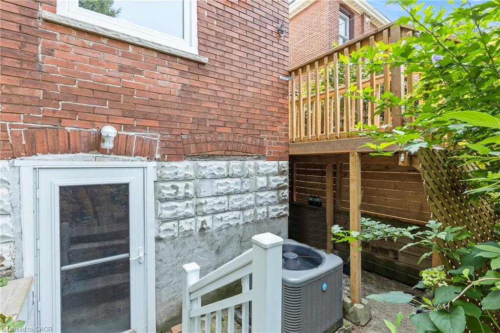 37 Park Row N Property Photo 21