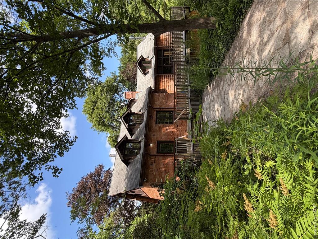 1067 Mineral Springs Road Property Photo 1