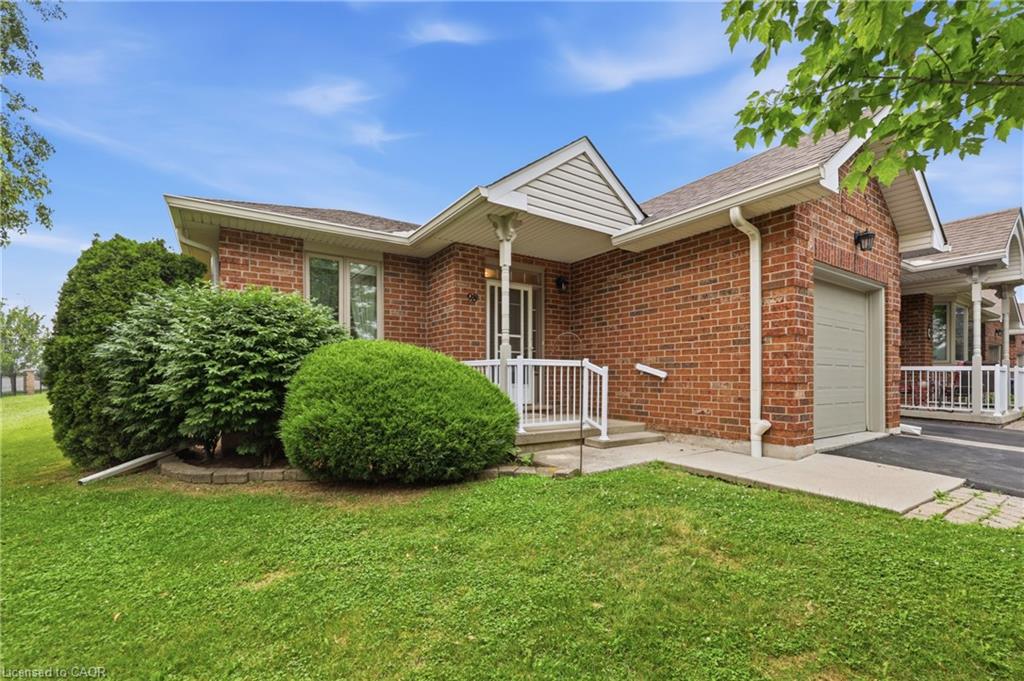 98 Sunibel Drive E Property Photo 2