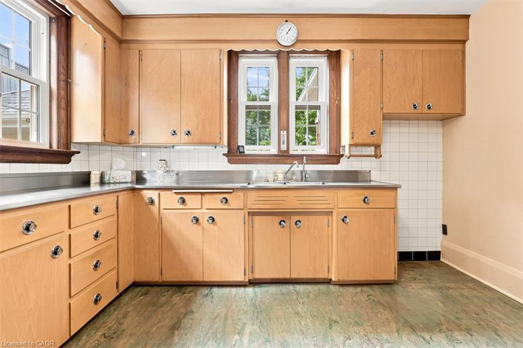 111 Filbert Street Property Photo 16