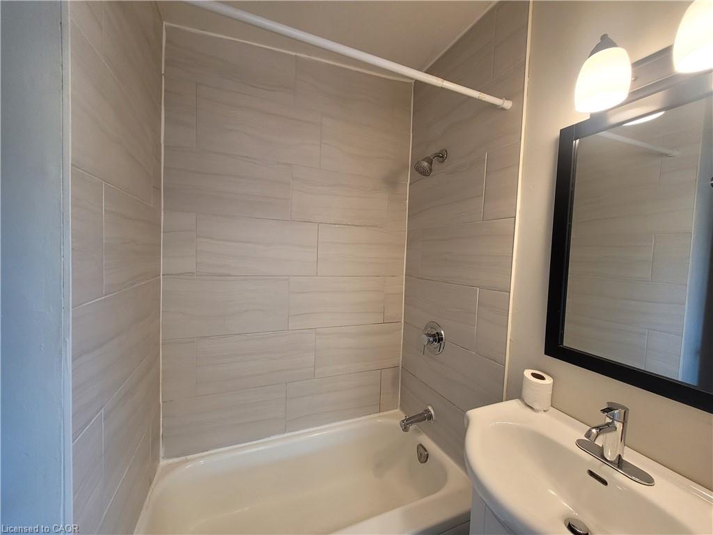4-154 James Street N Property Photo 8
