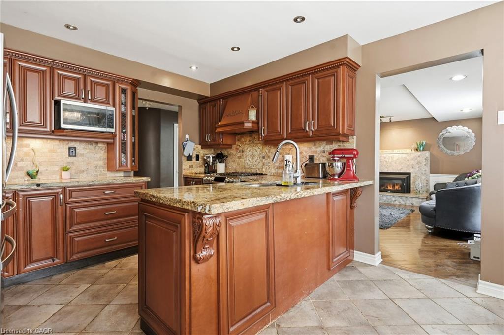 55 Woodside Square Property Photo 11