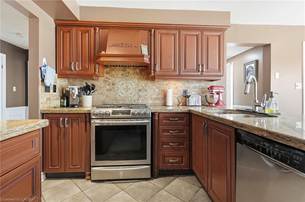 55 Woodside Square Property Photo 12