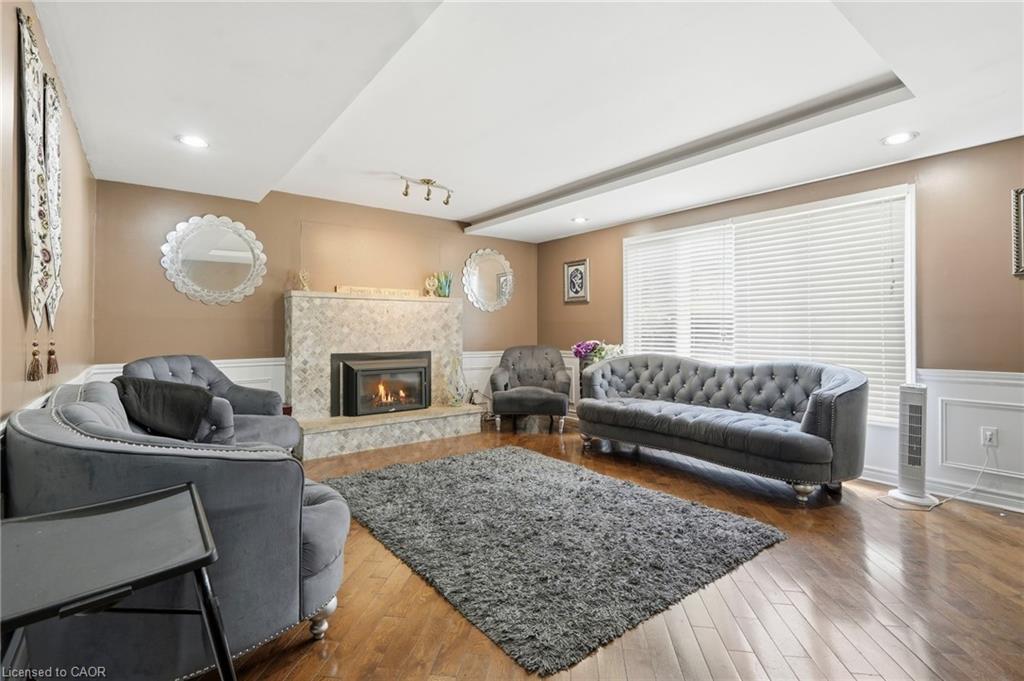 55 Woodside Square Property Photo 17
