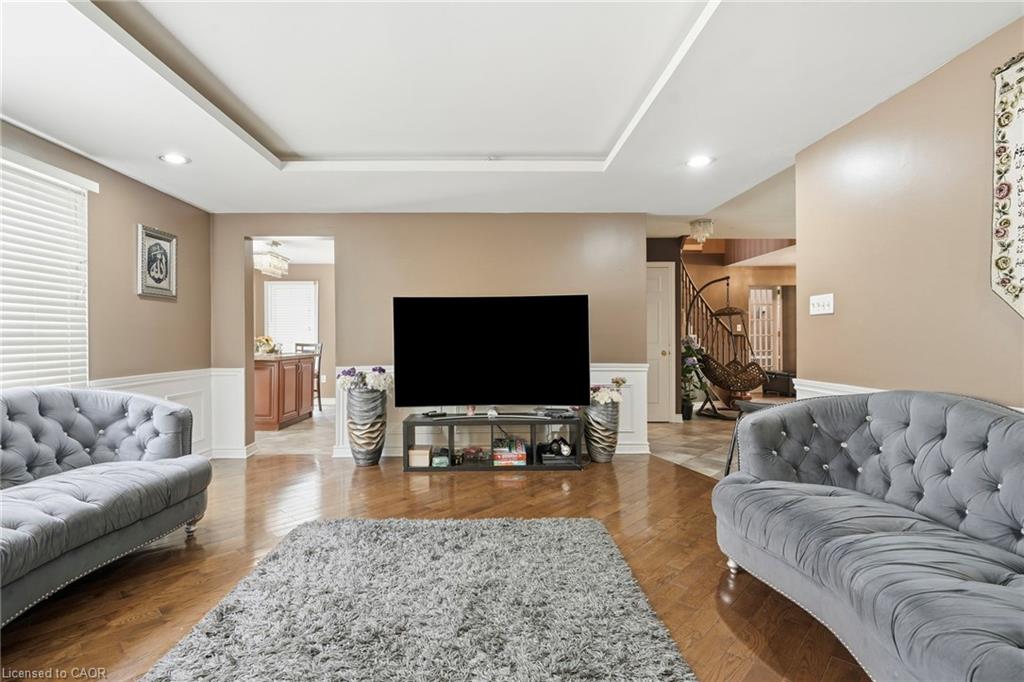 55 Woodside Square Property Photo 19