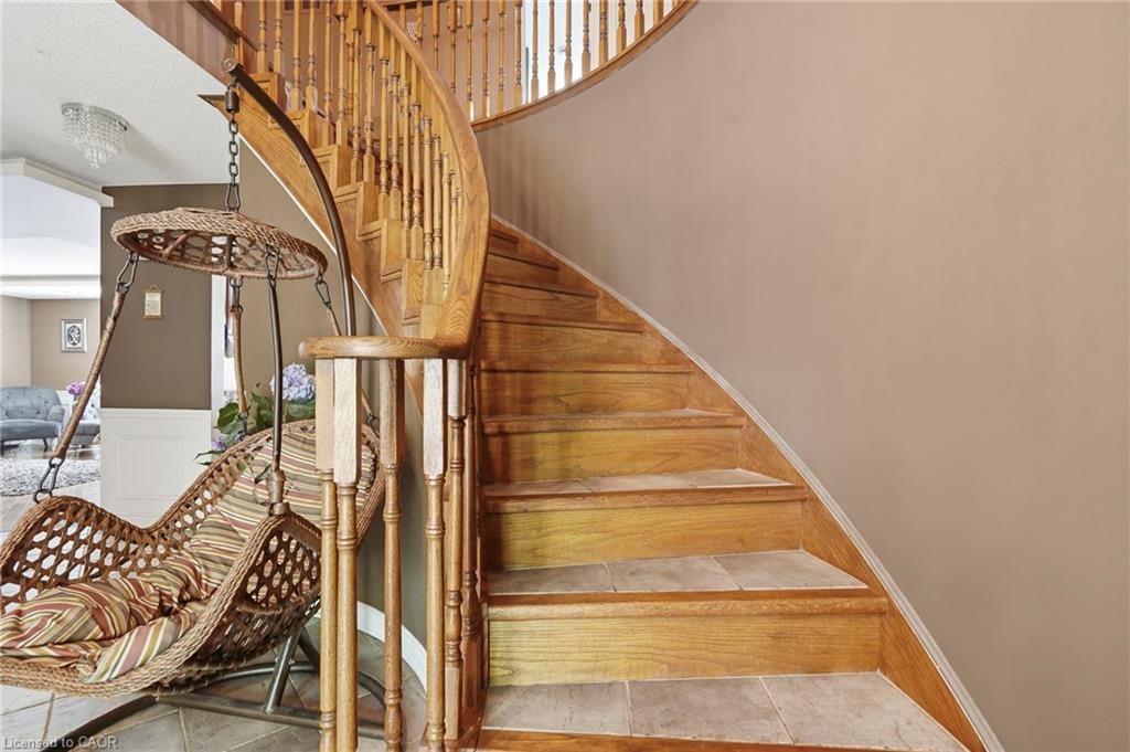 55 Woodside Square Property Photo 22
