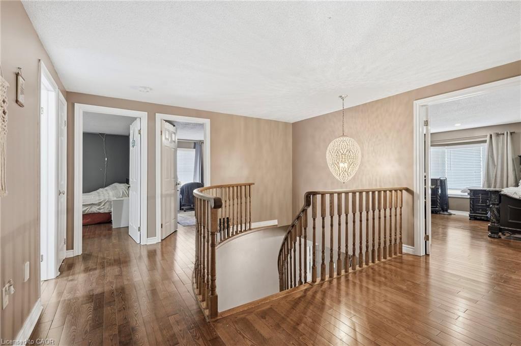 55 Woodside Square Property Photo 23