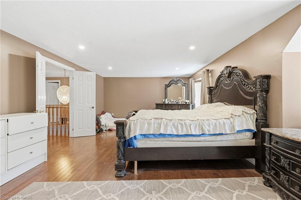 55 Woodside Square Property Photo 26
