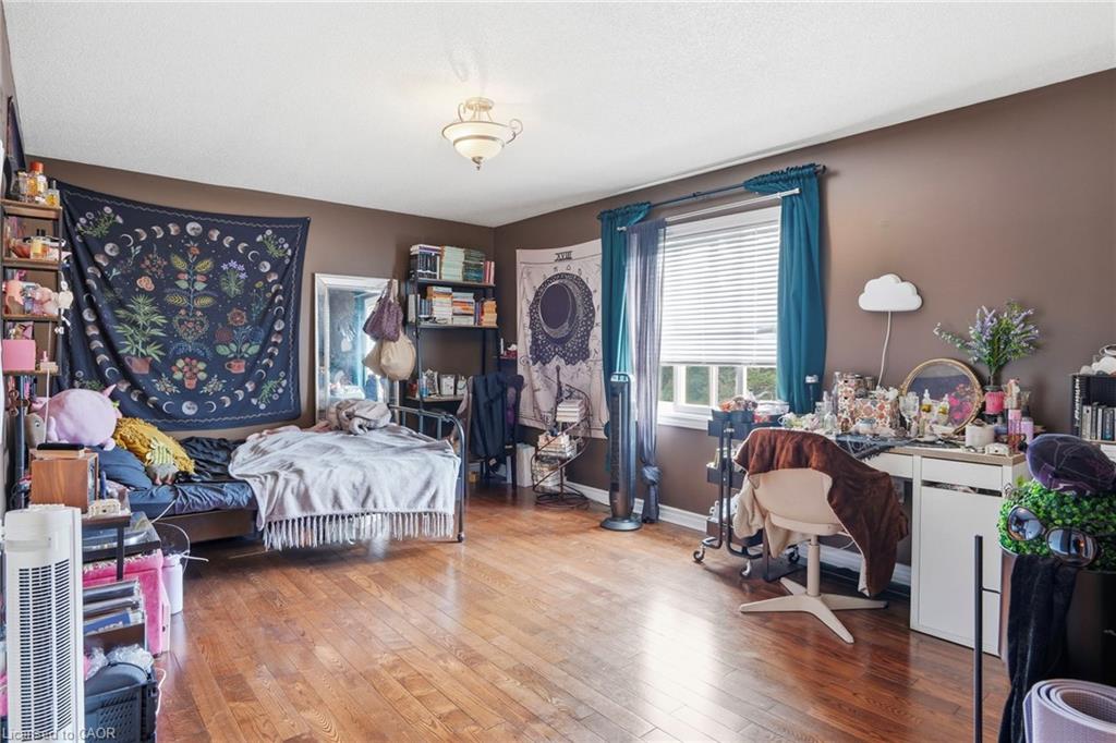 55 Woodside Square Property Photo 30