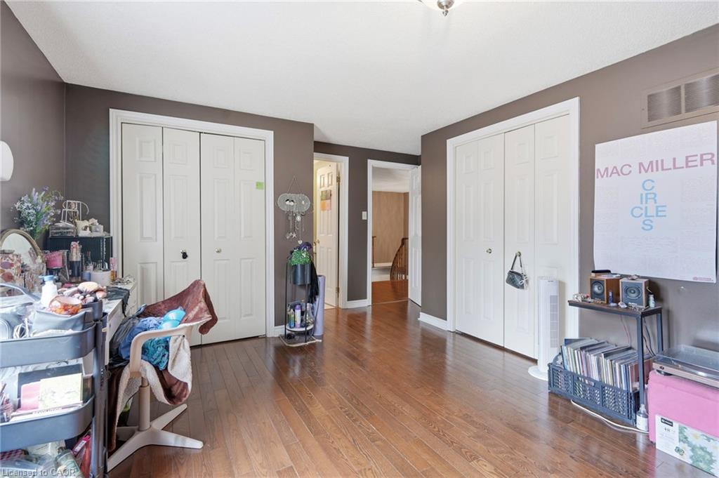 55 Woodside Square Property Photo 31