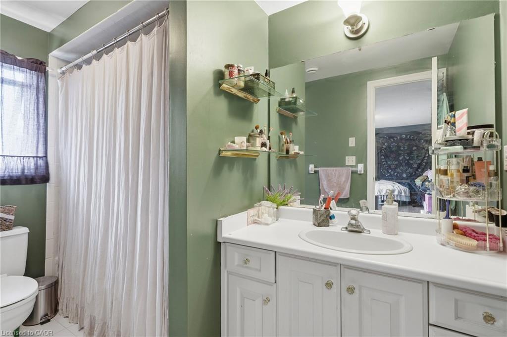 55 Woodside Square Property Photo 32