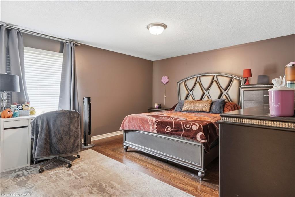 55 Woodside Square Property Photo 35