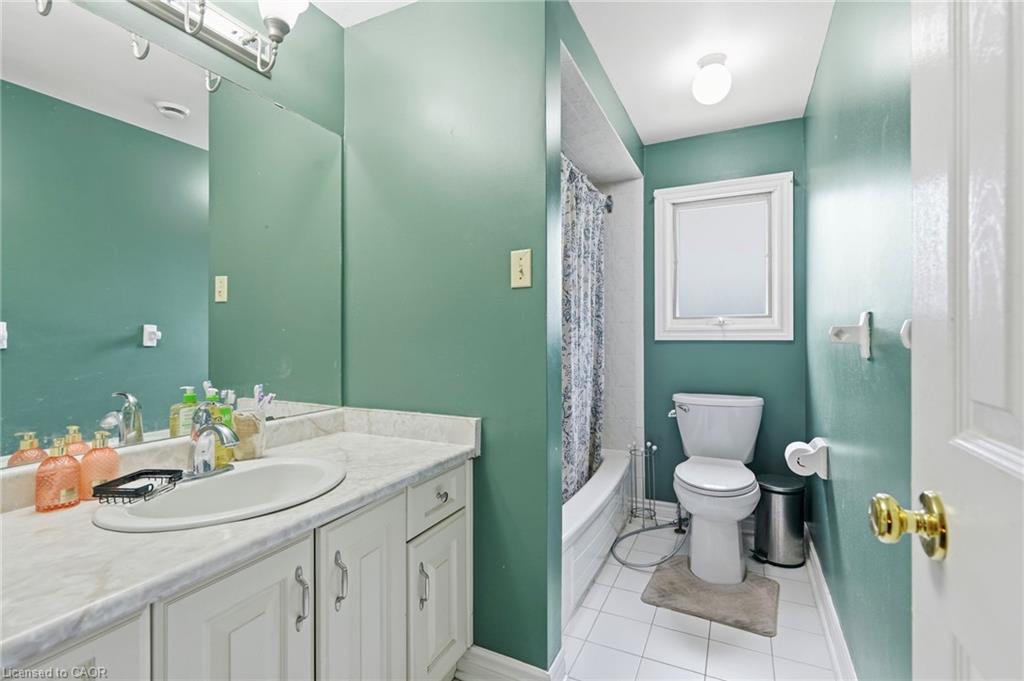 55 Woodside Square Property Photo 38