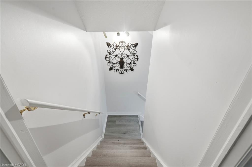 55 Woodside Square Property Photo 39