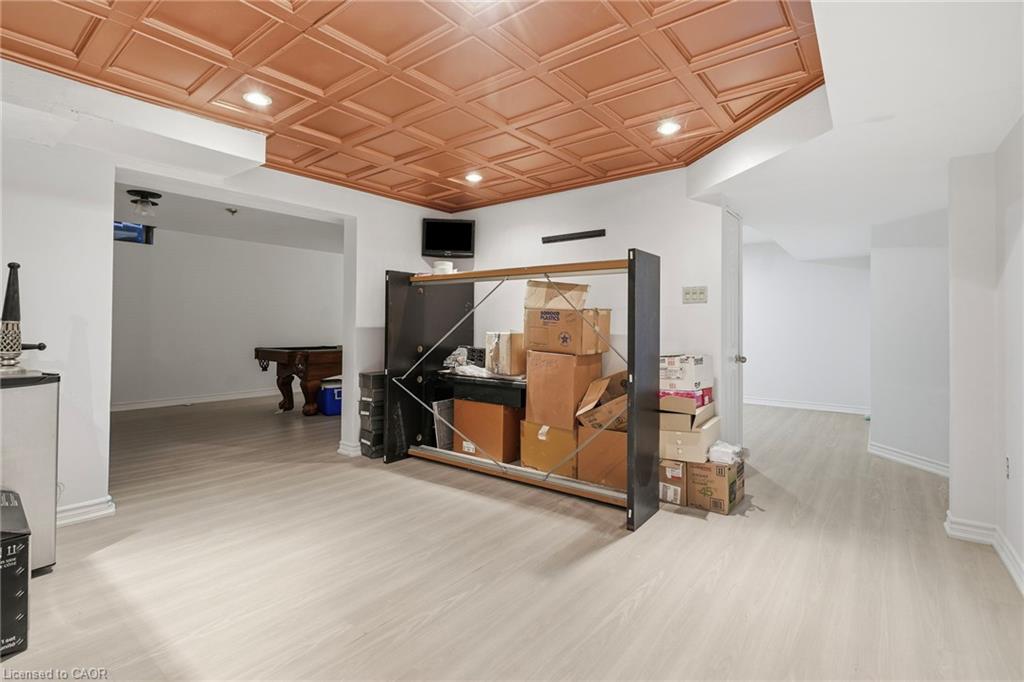 55 Woodside Square Property Photo 43
