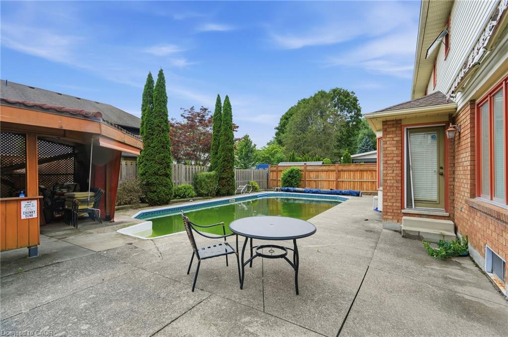 55 Woodside Square Property Photo 47